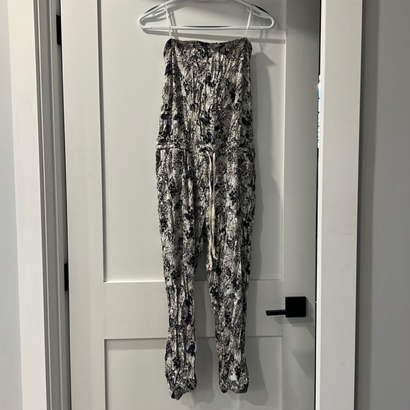 Sleeveless jumpsuit - Picture 1 of 4